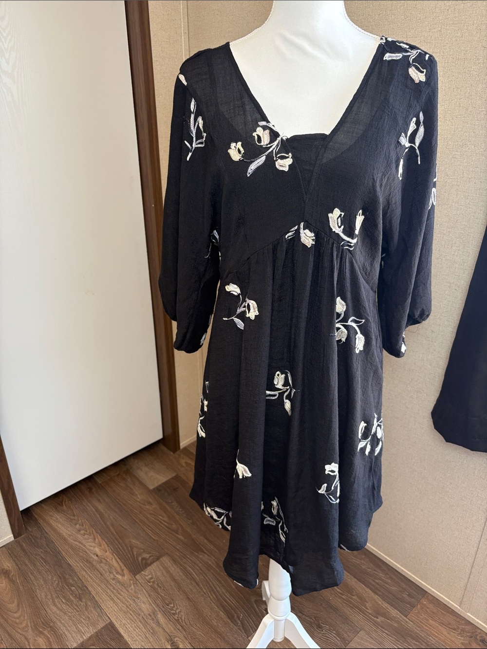 Hope Springs Black Floral Embroidered Babydoll Dress Sz M Boho Cottagecore Folk